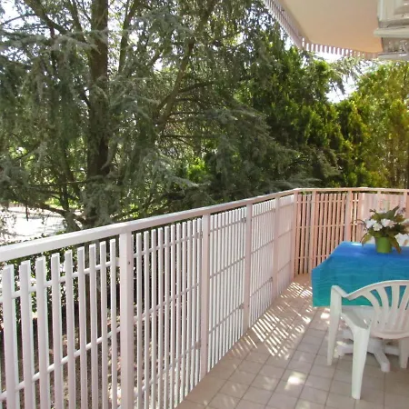 Furnished Near The Apartment *