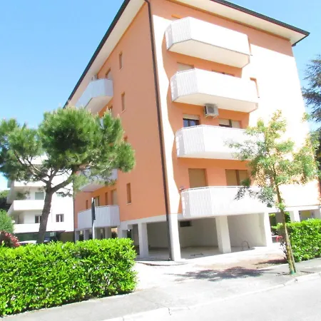Furnished Near The Apartment